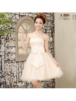 kudapy เดรสสั้นเกาะอกสีครีมเบจ ชุดเดรสออกงานสีครีมเบจ เกาะอก เอวเข้ารูป แต่งโบน่ารักๆ