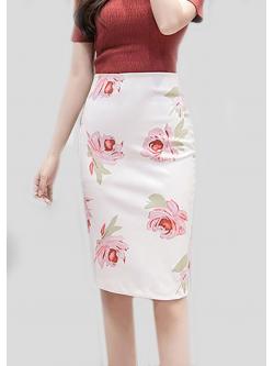 กระโปรงสั้นสีขาว ทรงสอบลายปรินท์ดอกกุหลาบ