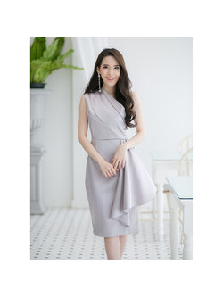 เดรสสั้นสีเทาเงิน จับจีบที่ไหล่ ช่วงกระโปรงแต่งผ้าเป็นเลเยอร์ด้านข้าง