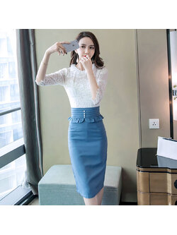 kudapy ชุดเซตผ้าโพลีเอสเตอร์ผสมผ้าลูกไม้เสื้อสีขาวฟ้า คอสูง แขนสามส่วน + กระโปรงทรงเข้ารูปสีฟ้าอมเทาสวยดูดี