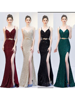 kudapy ชุดราตรียาวสายเดี่ยวผ้ากริสเตอร์สีแดง,สีเขียว,สีเงิน,สีดำ งานสวยวิบวับมากค่ะรุ่นนี้ งานขายดีตลอดกาลมากี่รอบก้ไม่พอขายจร้า ใครช้าไม่ทันเขาน้าา