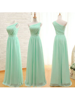 kudapy เดรสยาวสีเขียว ไหล่เฉียง ผ้าชีฟอง ตีเกล็ดช่วงอกเรียบหรู (ซิปข้างลำตัว)