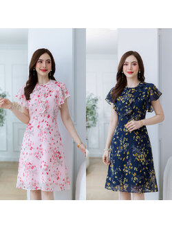 kudapy เดรสสั้นสีชมพู/สีกรม ผ้าชีฟอง ระบายรอบคอและอก มีดีเทลแต่งมุกขาวรอบคอสวยหวานละมุน ผ้าลายดอกสวยสดใส