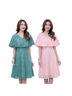 kudapy เดรสสั้นไปงานผ้าลูกไม้เนื้อนิ่มสีเขียว ,สีชมพูโอรส แต่งคลุมไหล่รอบตัวไปถึงด้านหลัง ด้านหน้าอกแต่งกระดุมตามแบบ