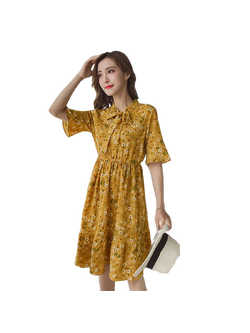 kudapy เดรสสั้นผ้าชีฟองสีเหลืองพิมพ์ลายดอกเล็กๆ คอผูกโบว์ เอวจั้มยืดตามสัดส่วนนะคะ