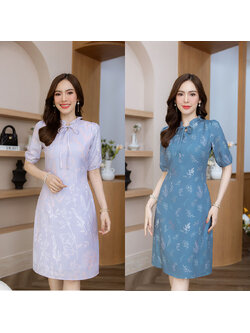 kudapy เดรสสั้นโทนม่วง/โทนครามอมเขียว พิมพ์ลายดอก มีดีเทลคอจีบผูกโบว์ สั่งพิมพ์ลายขึ้นใหม่ สวยไม่ซ้ำ โทนสีสวย ลายดอกเส้นผสมหลายสี