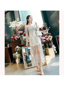 kudapy เดรสยาวลูกไม้ปักลายโทนสีฟ้าชมพูพลาสเทล แขนยาว ไหล่ซีทรู มีซับในในตัวสีเนื้อ