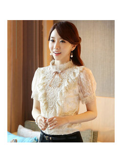 kudapy เสื้อลูกไม้สีแอพริคอทเหลือบสีทองสวยๆ แขนสั้น ยืดหยุ่นได้ดี เนื้อนิ่มใส่สบาย ปลายแขนเสื้อและคอเสื้อแต่งผ้าถัก