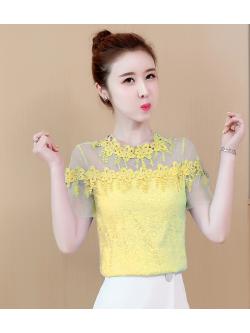 เสื้อลูกไม้สีเหลือง ผ้าลูกไม้เนื้อนิ่มมากๆๆ ยืดหยุ่นได้ดีค่ะ