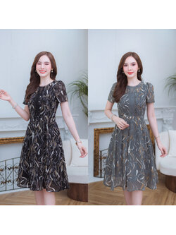 kudapy เดรสสั้นสีเทา/สีดำ ผ้าชีฟอง ลายสวยเด่น ทรงสวย มีดีเทลแต่งลูกไม้ช่วงอกและรอบคอ กระโปรงจับจีบรอบตัว