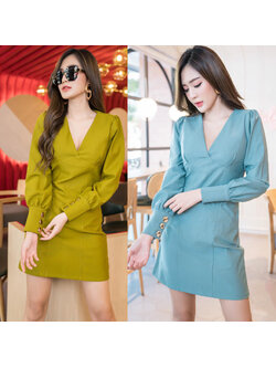 kudapy เดรสสั้นทรงเอคอวีแขนเเต่งกระดุมทองสีเขียวมะนาว/สีฟ้าน้ำทะเล ซิปหลัง แขนยาวผ่าข้าง กระเป๋าข้างใช้งานได้จริง เรียบแต่ดูเเพง น่ารักมาก ผ้ายืดหนา ยืดหยุ่นตามสัดส่วน
