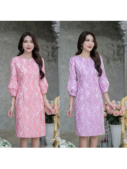 kudapy เดรสสั้นสีชมพู/สีม่วง งานทรงแขนสุดฮอต ดีไซน์แตกต่างจากรุ่นเดิมเล่นดีเทลแต่งกระดุมช่วงอกเพิ่มความเก๋ และคอจะเป็นคอกลมผ่าสวยงาม