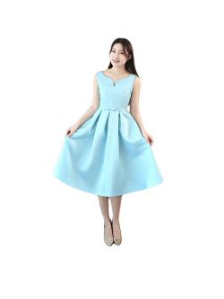 ชุดราตรีสีฟ้า ผ้าซาตินเนื้อดี เงาสวย ดีไซน์แขนกุด คอเสื้อหยักตรงกลางหน้าอก