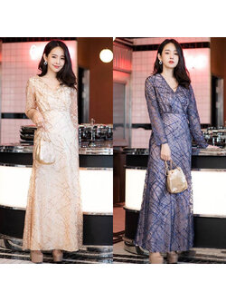 kudapy เดรสยาวสีกรม/สีทอง ใช้ผ้าเกร็ดวิ้งๆ เล่นไฟดีมากๆ มีซับทั้งชุดใส่สวยดูดี