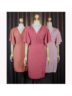 kudapy เดรสสั้นสี กรมท่า ชมพู ชาไทย แดงเลือดนก ชมพูปูนแดง คอวี แขนระฆัง พรางแขน อกจีบผ้าพริ้วๆ ทรงสุภาพ ใส่ได้หลายโอกาส ผ่าหน้าเดินสะดวก