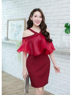 เดรสออกงานสั้นสีแดง แต่งช่วงอกด้วยผ้าแก้วระบาย