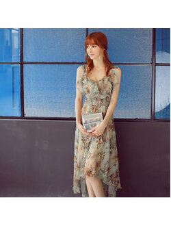kudapy เดรสสั้น สีเขียว ผ้าชีฟองหน้าสั้นหลังยาว คอวีระบาย ลายดอกไม้น้ำตาลอมเหลือง สวยหวานดูดี
