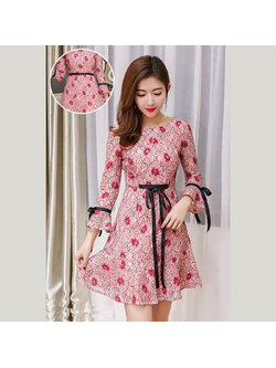 kudapy เดรสสั้นสีชมพู ออกงานผ้าลูกไม้สั้นแขนยาวสีชมพูตัดสีแดง สวยเรียบหรูู