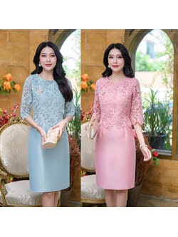 kudapy เดรสสั้นสีชมพู/สีฟ้า ผ้าไหมคลุมลูกไม้ถัก งานดีไซน์เย็บคลุมด้วยเสื้อลูกไม้แขนศอกด้านบน งานสวยหวาน