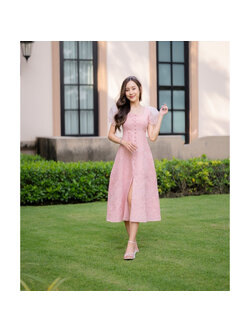 kudapy เดรสยาวสีชมพู ลูกไม้ปักแขนตุ๊กตา สวยใส่สบาย ออกงาน เที่ยวทะเลดูดีมากๆ