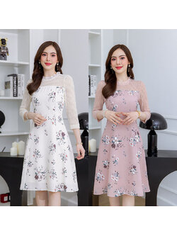 kudapy เดรสสั้นสีชมพู/สีครีม ไหล่ลูกไม้คอจีบ ตัดต่อด้วยผ้าลายดอกสวยหวาน ทรงระบายเน้นเอว ใส่แล้วดูมีทรง ผ้าลูกไม้ช่วงแขนลายสวย