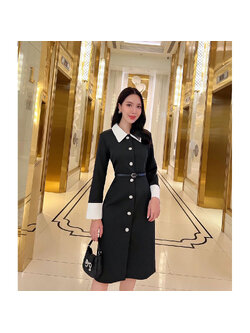 kudapy เดรสสูทสีดำ ทรงสวยคลาสสิค แต่งปกสีขาว มีความทิ้งตัว เดรสมีซับในทั้งตัว