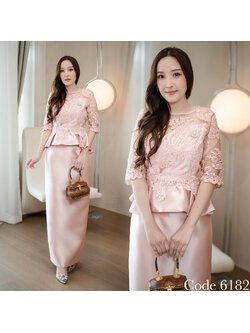 kudapy Setงาน 2ชิ้น (เสื้อ+กระโปรง)สีเหลืองทอง ชุดผ้าไหมอิตาลีทอสี่เส้น เนื้อมันเงาเป็นทรงสวย ตัวเสื้อตกแต่งด้วยลูกไม้ฝรั่งเศสทอปักลายสวยงามเนื้อแน่นไม่นิ่ม