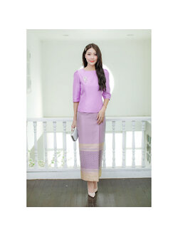 kudapy ชุดเซ็ทสีม่วง งานเสื้อผ้าไหมจิตลดาอัดกาว คอปาดแขนจับจีบ จับมาใส่คู่กับผ้าถุงรุ่นไหมล้านนา
