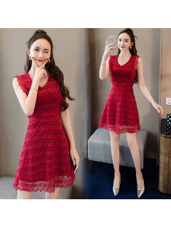 kudapy เดรสสั้นสีแดงเลือดนก ผ้าลูกไม้ ลายสวยเก๋ คอวี แขนล้ำ กระโปรงทรงเอ สวยสดใส