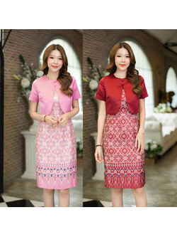 kudapy เดรสสั้นสีแดง/สีชมพู ผ้าไหมญี่ปุ่น เกรดพรีเมี่ยมนำเข้าปริ้นลายแพรวากาฬสินธุ์ ช่วงเสื้อแต่งกั๊ดเก๋มากๆมาพร้อมซับในและชิปหลังช่วงกระโปรงผ่าหลังนิดหน่อย
