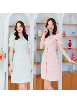 kudapy เดรสสั้นสีชมพู/สีเขียว ผ้าแจ๊คการ์ดคอปก ผ้าลายดอกไม้ สวยดูดีน่ารัก กระดุมผ้าหน้า