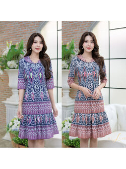 kudapy เดรสสั้นสีโทนน้ำตาล/สีโทนกรม ลายไทย ดีไซน์ช่วงคอเป็นคอปกกลมคล้ายคอบัว ด้านหน้าตัวเดรสเป็นกระดุมทั้งแถวค่ะ(กระดุมตกแต่งเพื่อความสวยงาม)