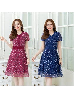 kudapy เดรสสั้นสีกร/สีแดง ผ้าชีฟองเทคเจอร์นูนพิมพ์ลาย ดีเทลแต่งลูกไม้รอบคอและเอว แพทเทิร์นเรียบง่าย ใส่สบาย
