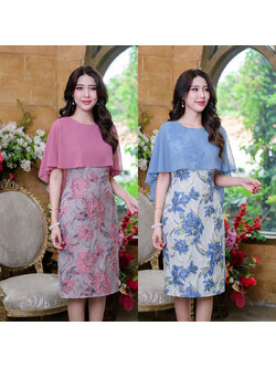 kudapy เดรสสั้นสีฟ้า/สีชมพู ผ้า jacquard ลายดอกไม้สวยหวาน ดีไซน์รุ่นนี้เก๋มากค่ะ เป็นงานเดรสคลุมไหล่สวยหรูหราด้านหน้าสั้น ด้านหลังยาวถึงเอว