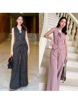 kudapy ชุดเซ็ทลายริ้วเสื้อแขนกุด+กางเกางขายาว ตัวเสื้อทรง vest กระดุมจริง แต่งกระเป๋าหลอกซ้ายขวา กางเกงขายาวใช้ผ้าเดียวกับเสื้อ