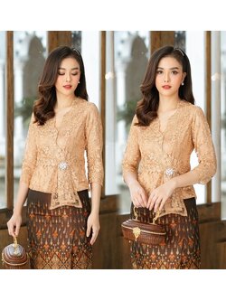 kudapy เสื้อลูกไม้สีทอง คอหยักตามแบบ แต่งดีเทลที่เอว งานสวยเริดมากที่สุดค่ะรุ่นนี้