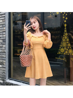 kudapy เดรสสั้นสีเหลืองขมิ้น ผ้าลูกฟูก คอเหลี่ยม แขนยาว กระโปรงทรงเอ สวยสดใส