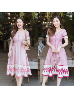 kudapy เดรสสั้นผ้าไทยแขนสั้นคอวีกระดุมหน้าสีแดง/สีชมพู กระโปรงบานผ้าไทย