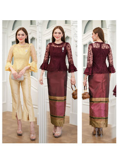 kudapy เสื้อลูกไม้คอกลมแต่งลูกไม้พรีเมี่ยมสีแดง /สีทอง ปักกริสเตอร์บนผ้าลูกไม้ แขนห้าส่วนแต่งแขนกระดิ่ง ตรงปลายแขนเป็นผ้าชีฟอง (เฉพาะเสื้อ)