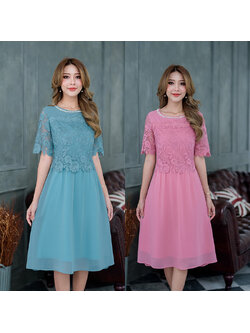 kudapy เดรสสั้นสีฟ้าอมเขียว/สีชมพู ลูกไม้สวยหวาน ด้านบนเป็นเสื้อลูกไม้เนื้อดีลายสวยหวาน มีดีเทลแต่งอกและรอบคอด้วยลูกไม้+มุก