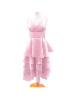 kudapy เดรสสั้นสายเดี่ยว 2 เส้นแบบสายคู่ สีชมพูคอวีแขนกุด เก็บเอวทรงสวยตัวเดรสแต่งระบายเลเยอร์ 5 ชั้น