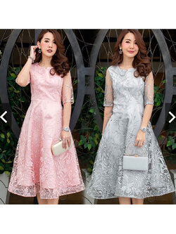 kudapy เดรสลูกไม้สีเทา/สีชมพู แขนสามส่วน มีซับในในตัว ซิบซ่อนด้านหลัง เนื้อผ้าไม่ยืด