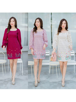 kudapy เดรสสั้นผ้าชีฟองแขนยาวลายจุดสีครีม/สีชมพู/สีแดง แขนยาวลายจุดคอเหลี่ยม ซิบหลัง