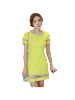 kudapy เดรสสั้นคอกลมสีเหลือง แต่งซีทรูช่วงแขนและสะโพกโชว์เซ็กซี่ แขนสั้นผ้าไม่หนามาก