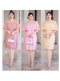 kudapy เดรสผ้าไหมญี่ปุ่นคอปาด แต่งระบายลูกไม้ช่วงคอและแขน กระโปรงทรงสอบผ่าหลังเล็กน้อย