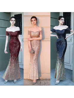 kudapy เดรสยาวสีแดง/สีกรมท่า/สีทอง ทรงเปิดไหล่ เข้ารูปทรงสวย ผ้าปักเลื่อม แนวเรียบหรูสวยสง่าดูแพง ใส่ออกงานราตรี งานแต่งงานกลางคืน