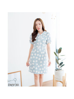 kudapy เดรสสั้นคอบัวลายดอกแขนสั้นสีเขียว/สีกรม คอปกแต่งระบายลูกไม้ลายดอกไม้สีขาว