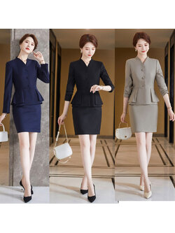 kudapy ชุดสูททำงานผู้หญิงสีดำ/สีเบจเทา/สีกรม แบบไม่มีปกพร้อมกระโปรง จุดเด่นของเสื้อตัวนี้คือการออกแบบให้กระชับเข้ารูปทันสมัย