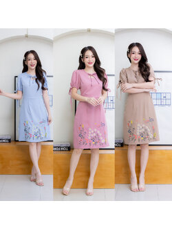 kudapy เดรสสั้นสีชมพุ/สีน้ำตาล/สีฟ้า คอผูกโบว์กระโปรงปักดอกไม้