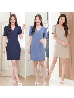 kudapy เดรสสั้นสีกรม/สีฟ้า/สีเบจ คอแหลม รูดยกช่วงไหล่เพิ่มความคิวท์ แพทเทิร์นจับเกล็ดเข้ารูป เนื้อผ้าหนานุ่มมีน้ำหนักทิ้งตัวสวย